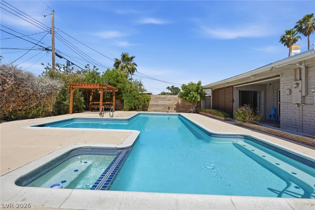 909 Canosa, Las Vegas, NV 89104