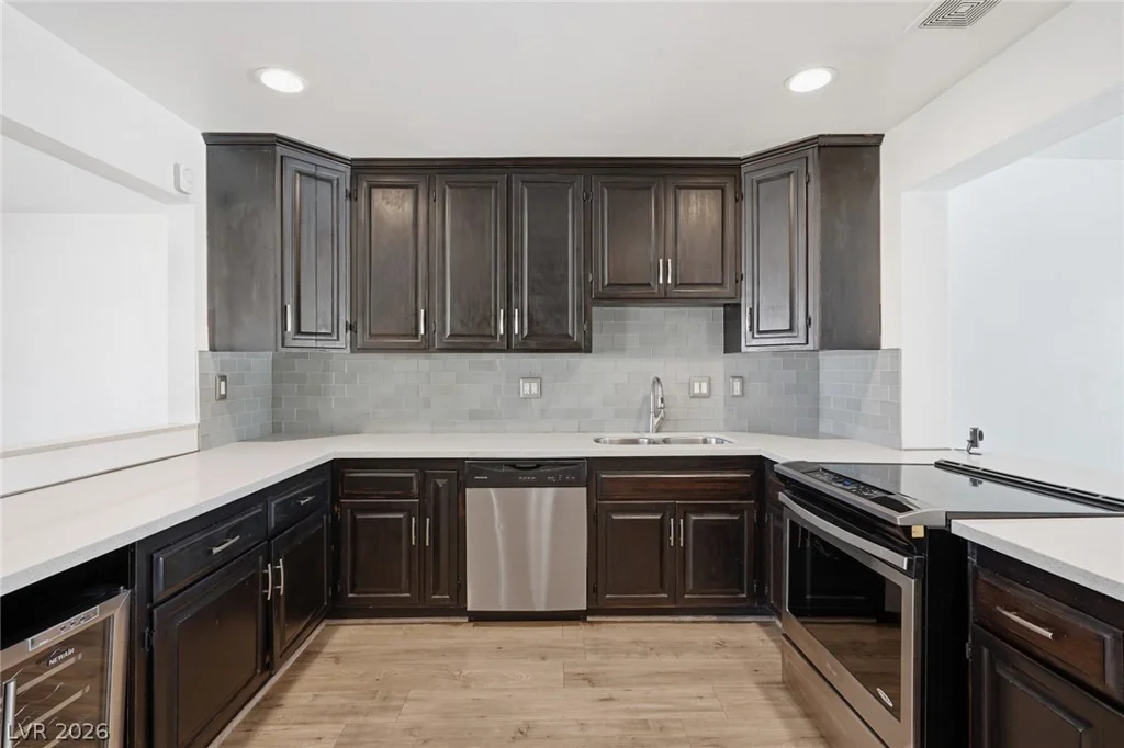 909 Canosa, Las Vegas, NV 89104