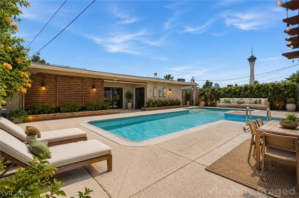 909 Canosa, Las Vegas, NV 89104