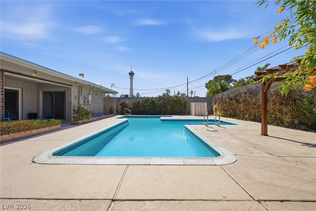 909 Canosa, Las Vegas, NV 89104