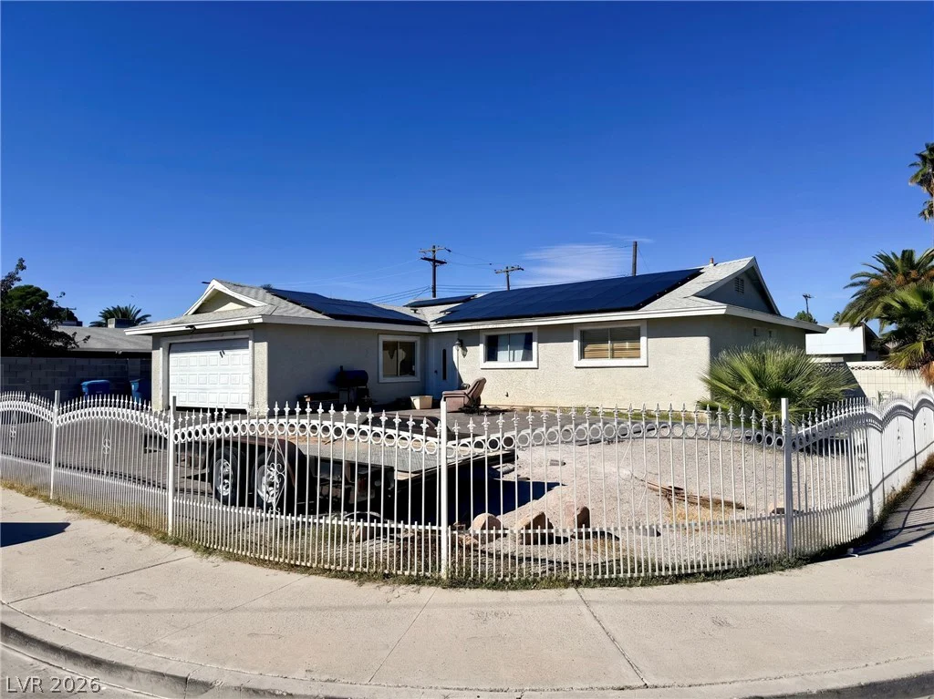 2116 La Harve, Las Vegas, NV 89106
