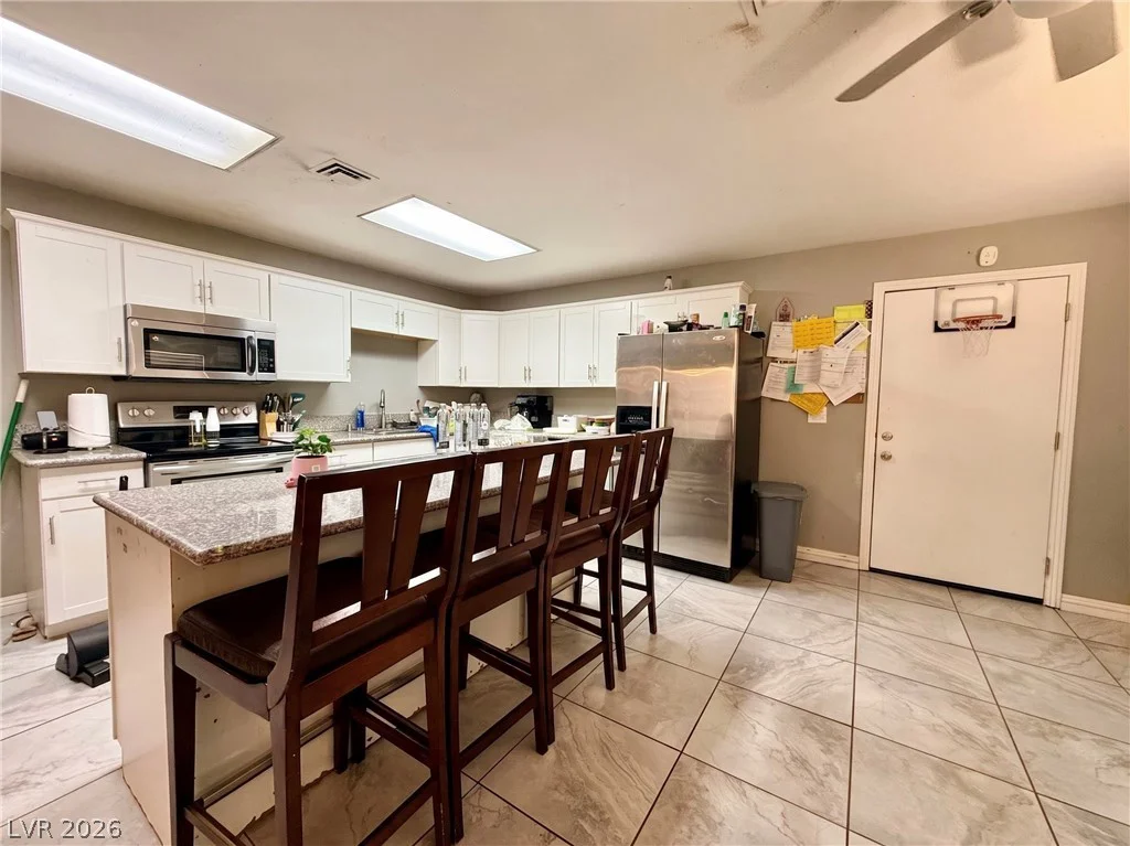 2116 La Harve, Las Vegas, NV 89106