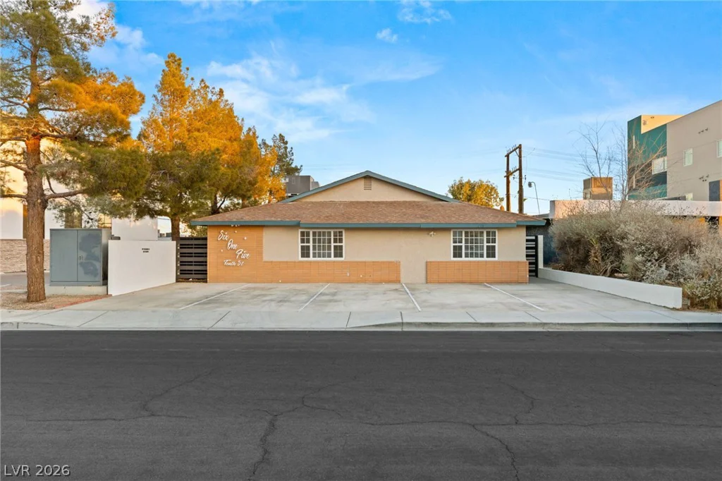615 10th, Las Vegas, NV 89101