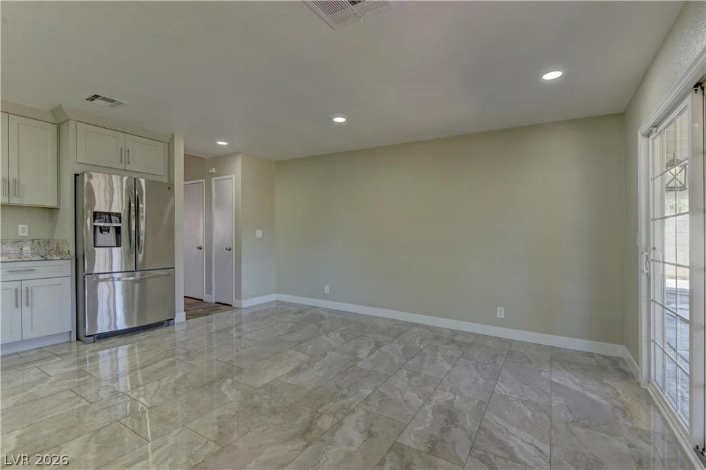 5701 Capitola, Las Vegas, NV 89108