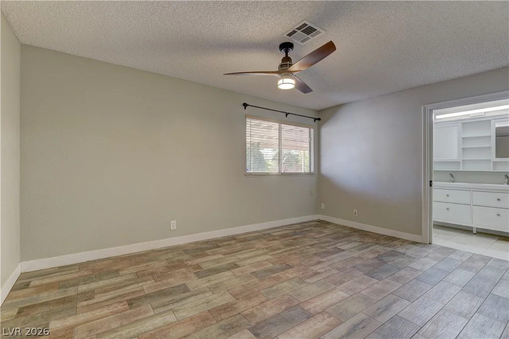 5701 Capitola, Las Vegas, NV 89108