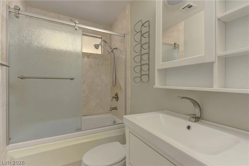 5701 Capitola, Las Vegas, NV 89108