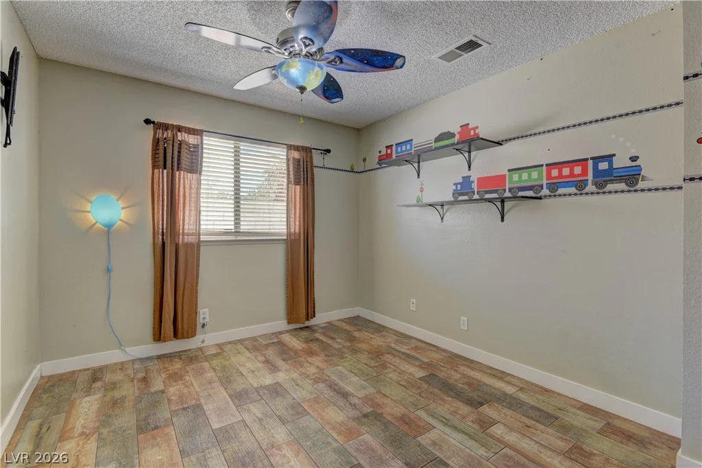 5701 Capitola, Las Vegas, NV 89108