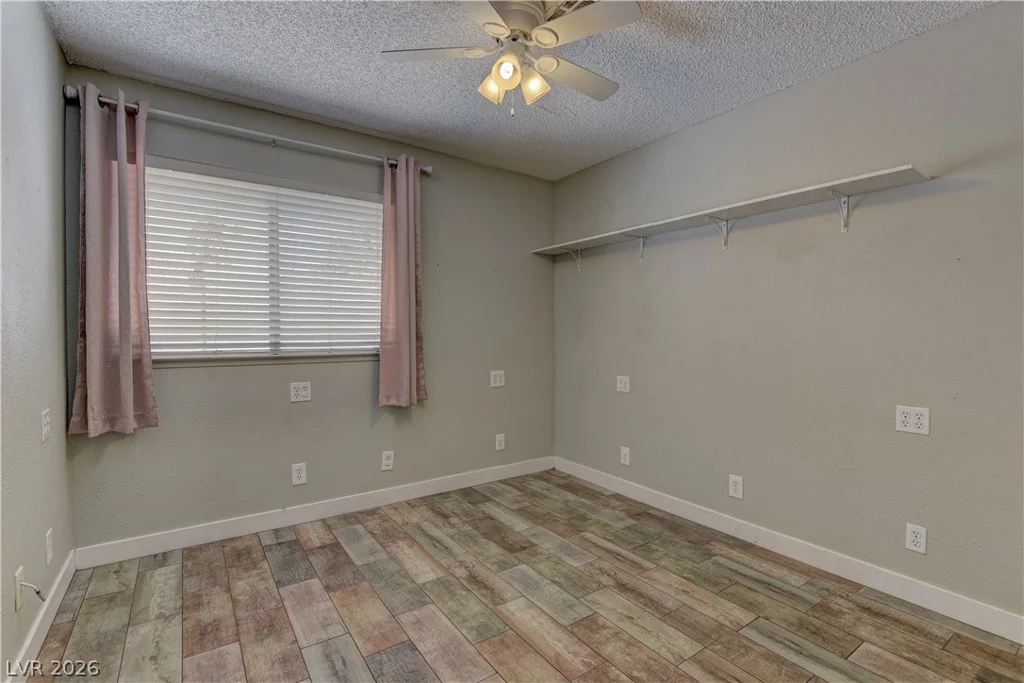 5701 Capitola, Las Vegas, NV 89108