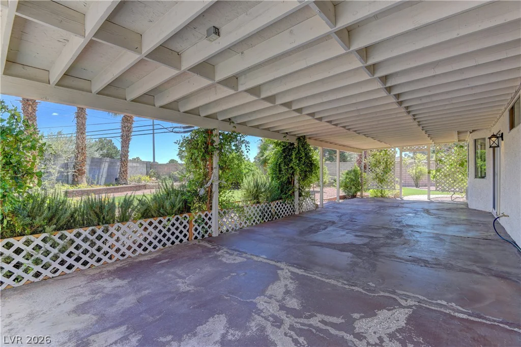 5701 Capitola, Las Vegas, NV 89108