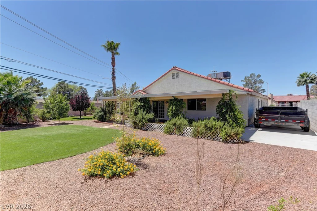 5701 Capitola, Las Vegas, NV 89108