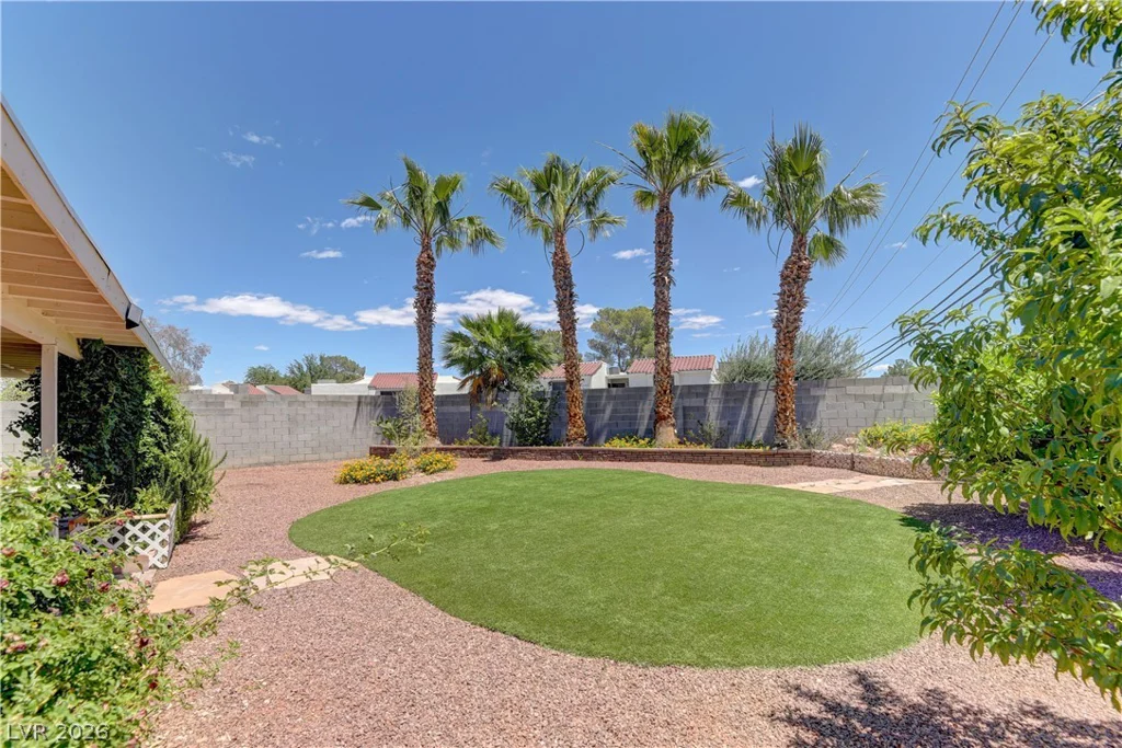 5701 Capitola, Las Vegas, NV 89108