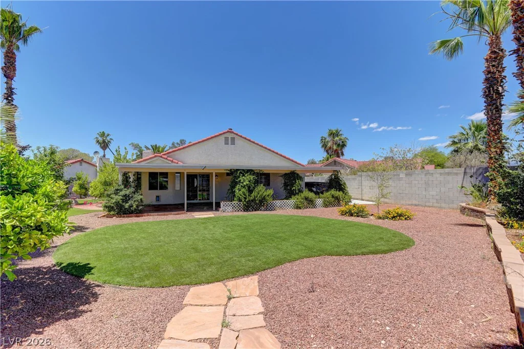 5701 Capitola, Las Vegas, NV 89108