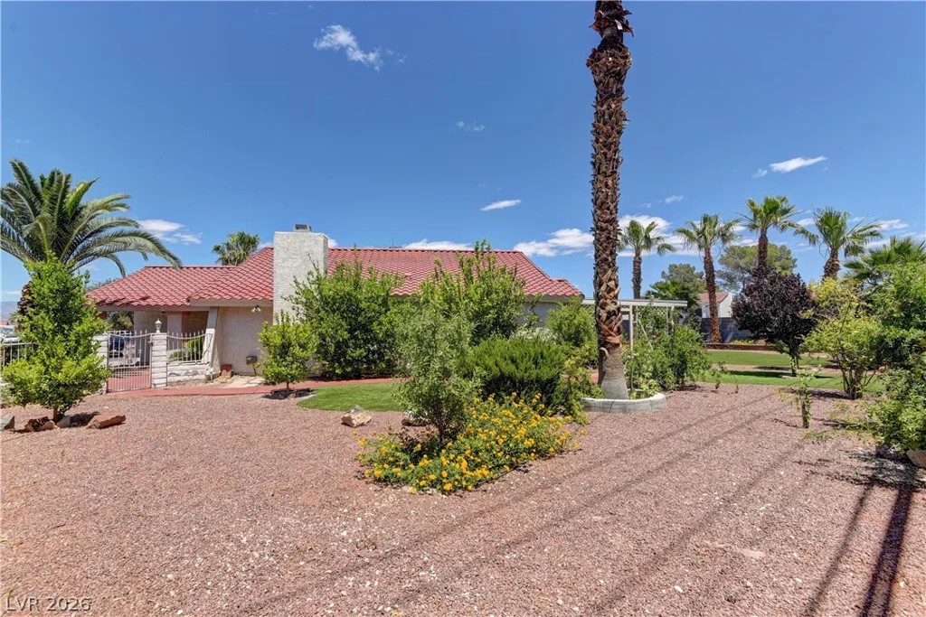 5701 Capitola, Las Vegas, NV 89108