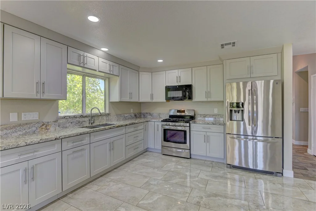 5701 Capitola, Las Vegas, NV 89108