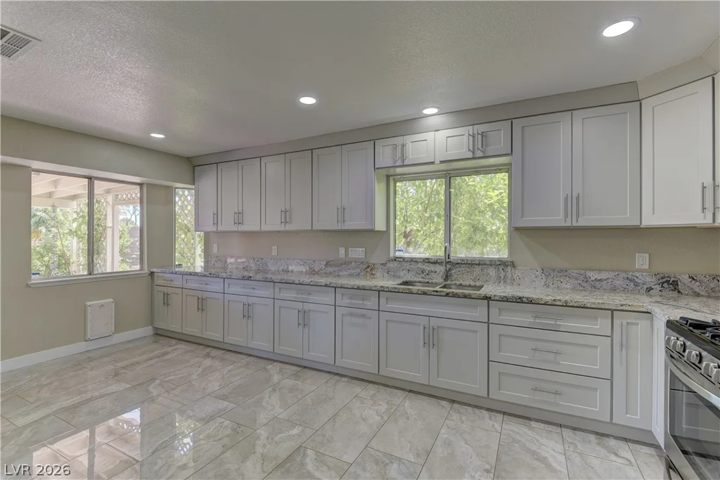 5701 Capitola, Las Vegas, NV 89108