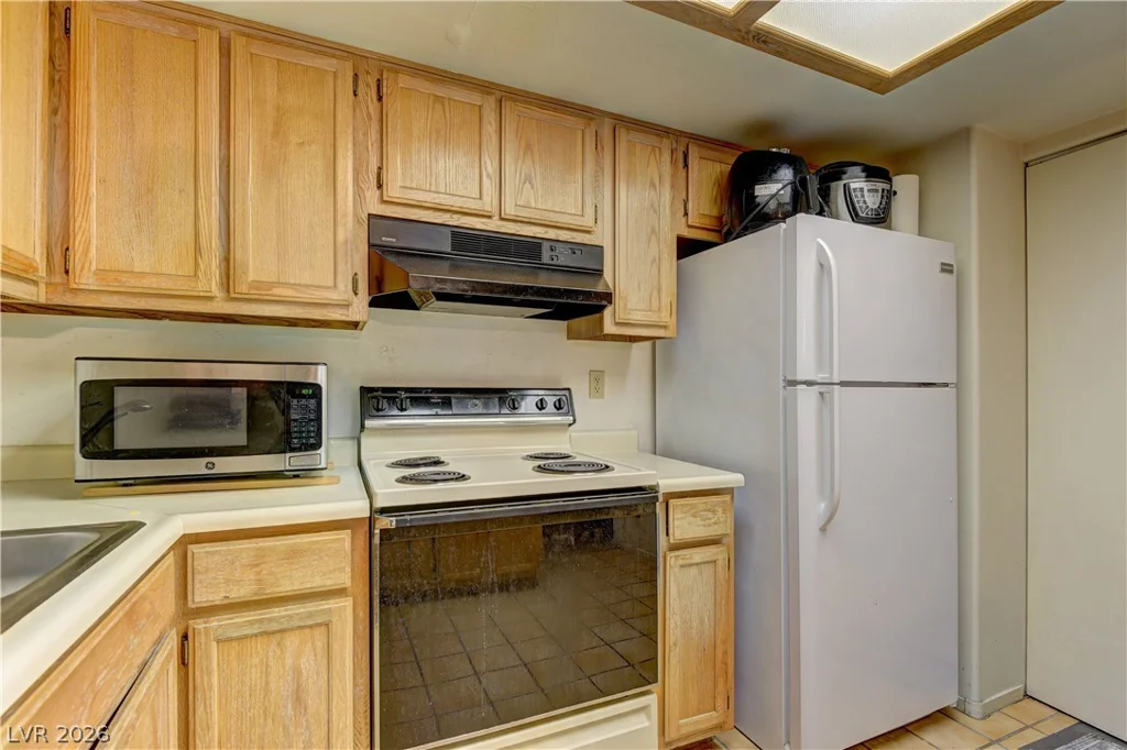 9070 Spring Mountain, Las Vegas, NV 89117