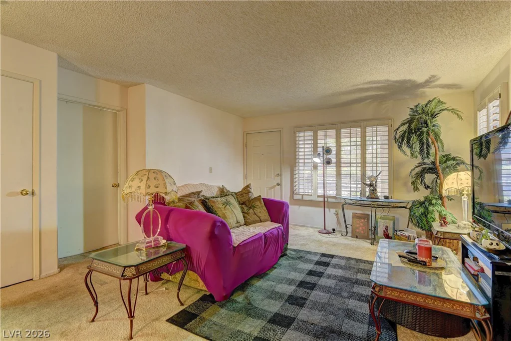 9070 Spring Mountain, Las Vegas, NV 89117