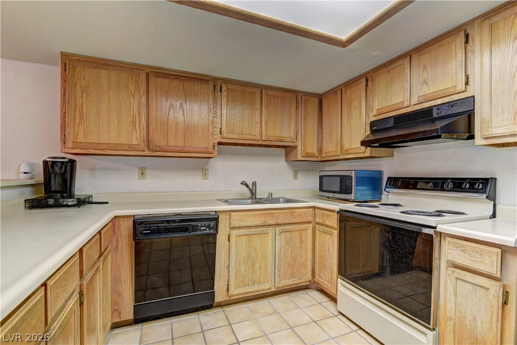 9070 Spring Mountain, Las Vegas, NV 89117