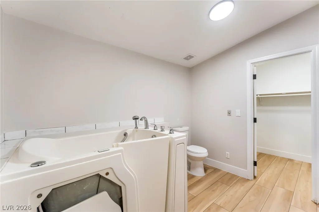 6153 Shenandoah, Las Vegas, NV 89156