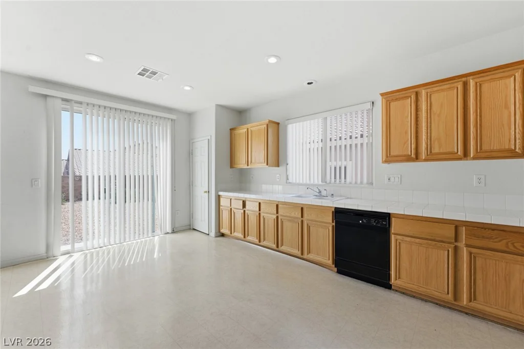 6720 Sugarbird, North Las Vegas, NV 89084