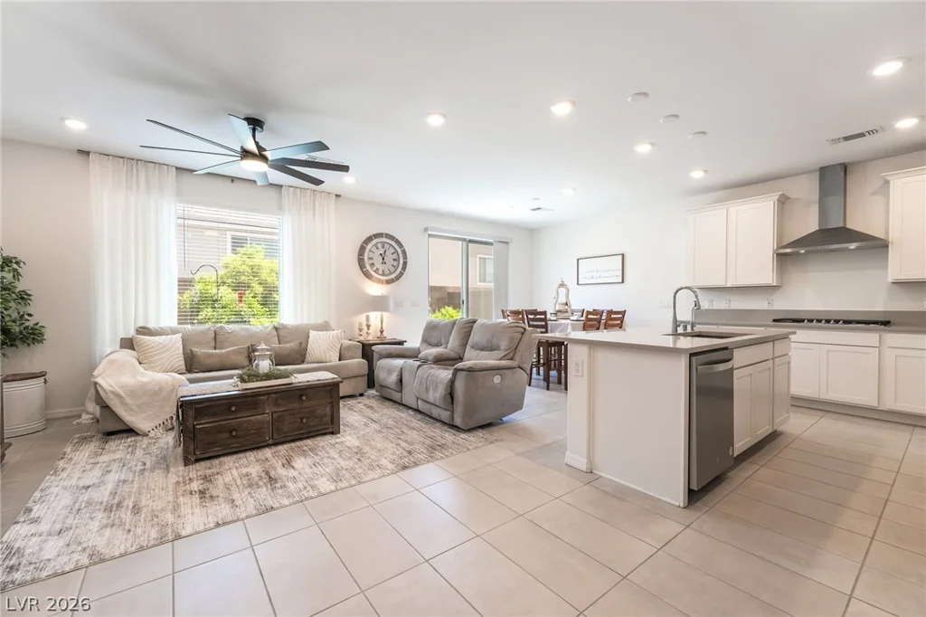 8076 Adelaide Hills, Las Vegas, NV 89113
