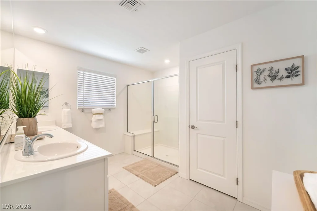 8076 Adelaide Hills, Las Vegas, NV 89113