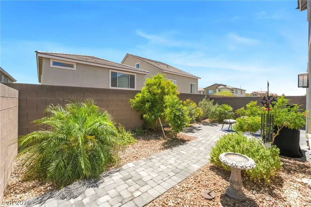 8076 Adelaide Hills, Las Vegas, NV 89113