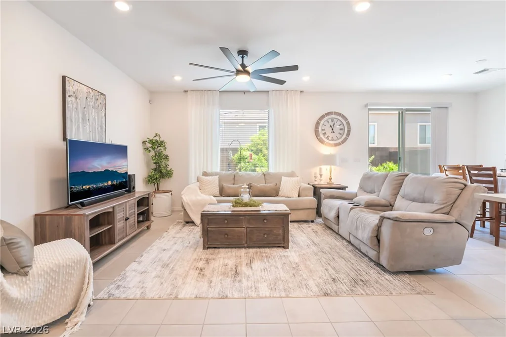 8076 Adelaide Hills, Las Vegas, NV 89113