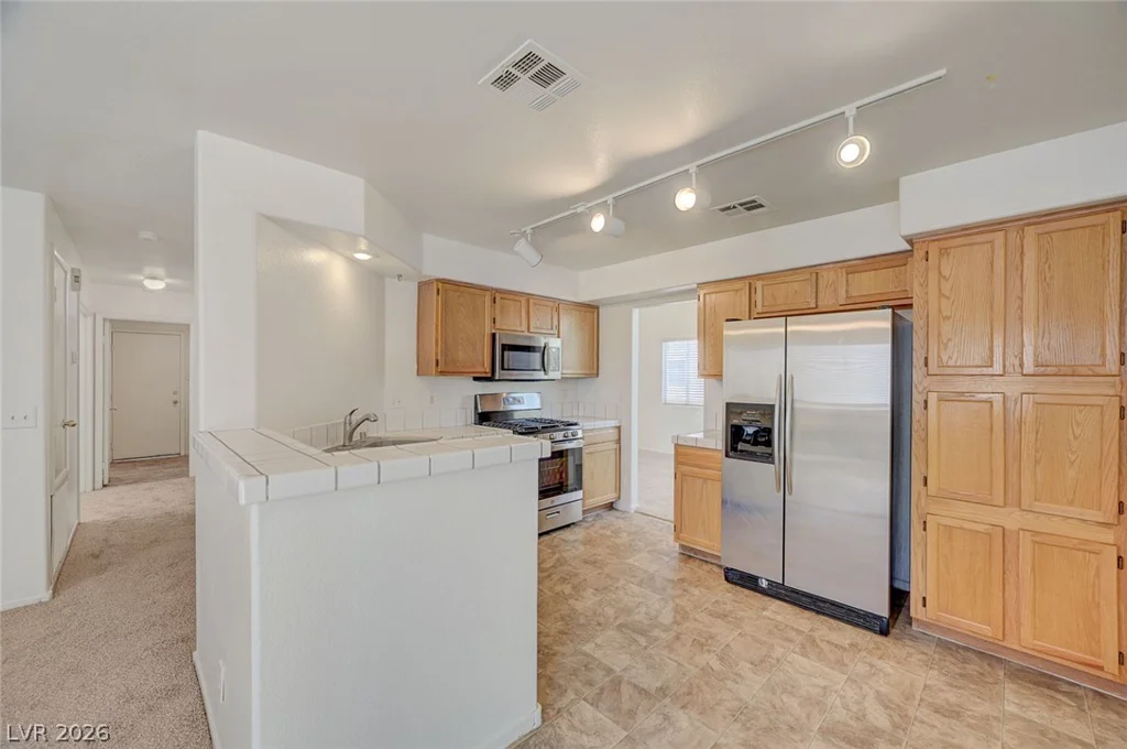 2462 Cavern Cove, Las Vegas, NV 89156