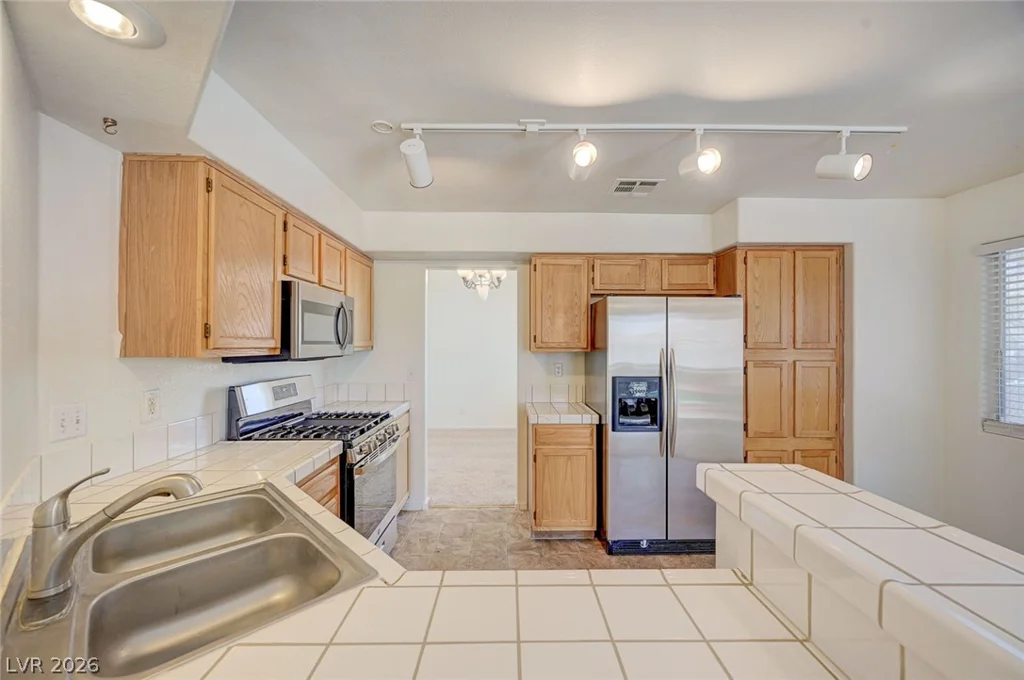 2462 Cavern Cove, Las Vegas, NV 89156