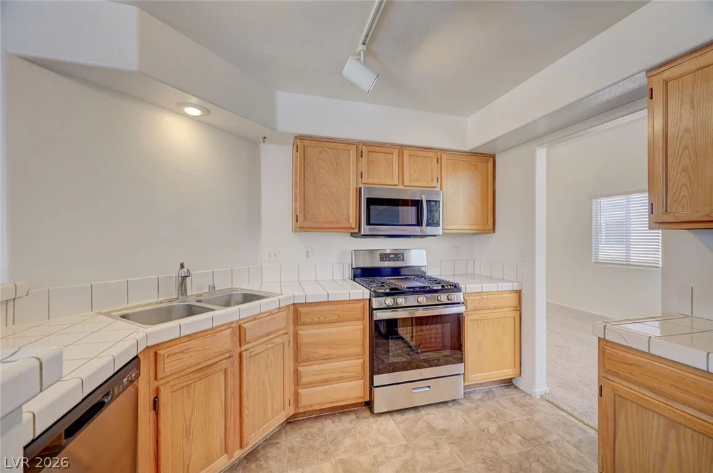 2462 Cavern Cove, Las Vegas, NV 89156