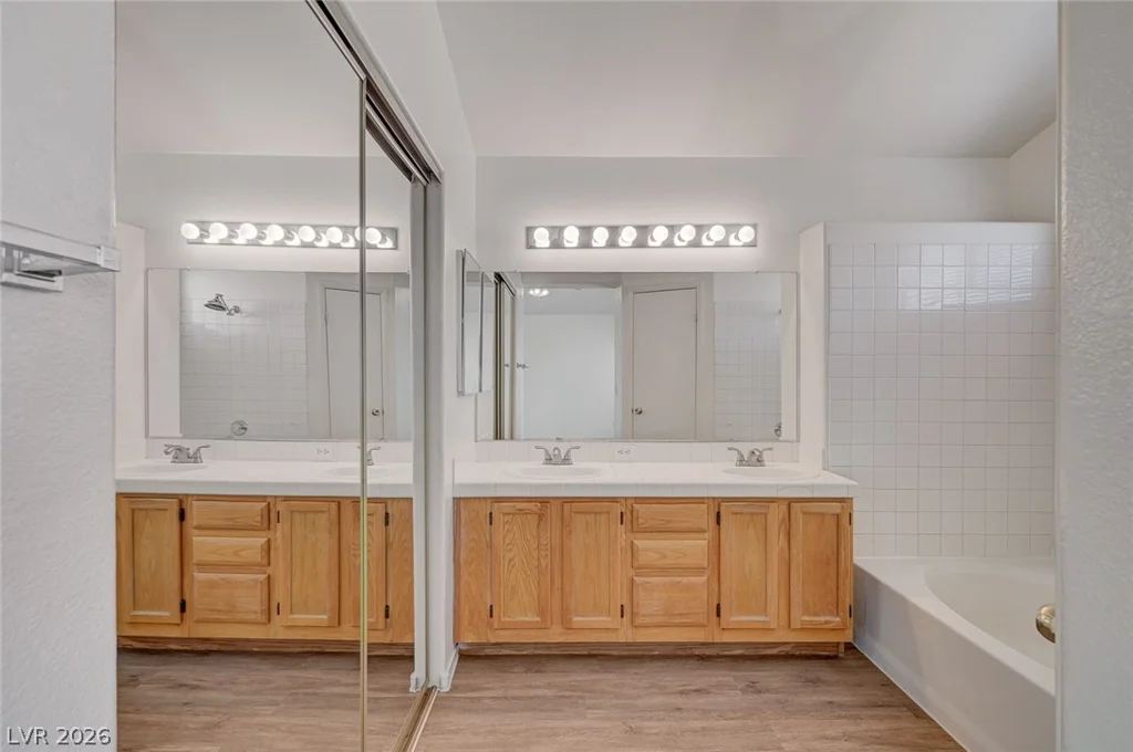 2462 Cavern Cove, Las Vegas, NV 89156