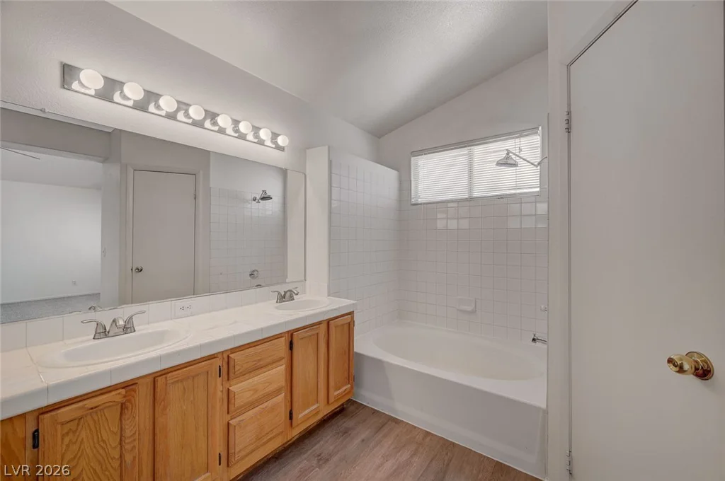 2462 Cavern Cove, Las Vegas, NV 89156