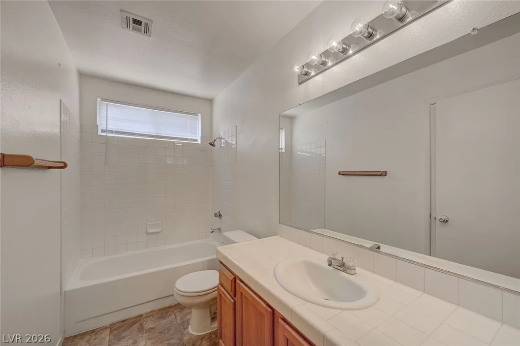 2462 Cavern Cove, Las Vegas, NV 89156