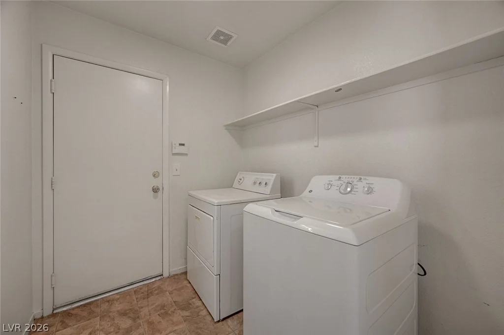 2462 Cavern Cove, Las Vegas, NV 89156