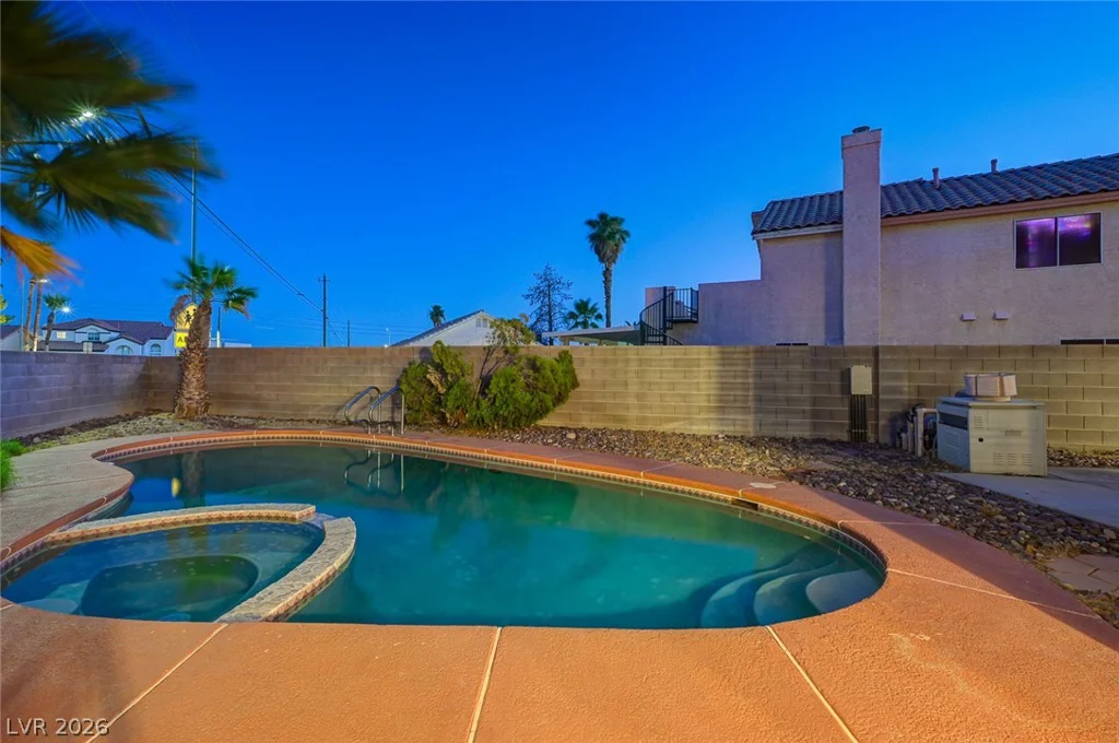 2462 Cavern Cove, Las Vegas, NV 89156