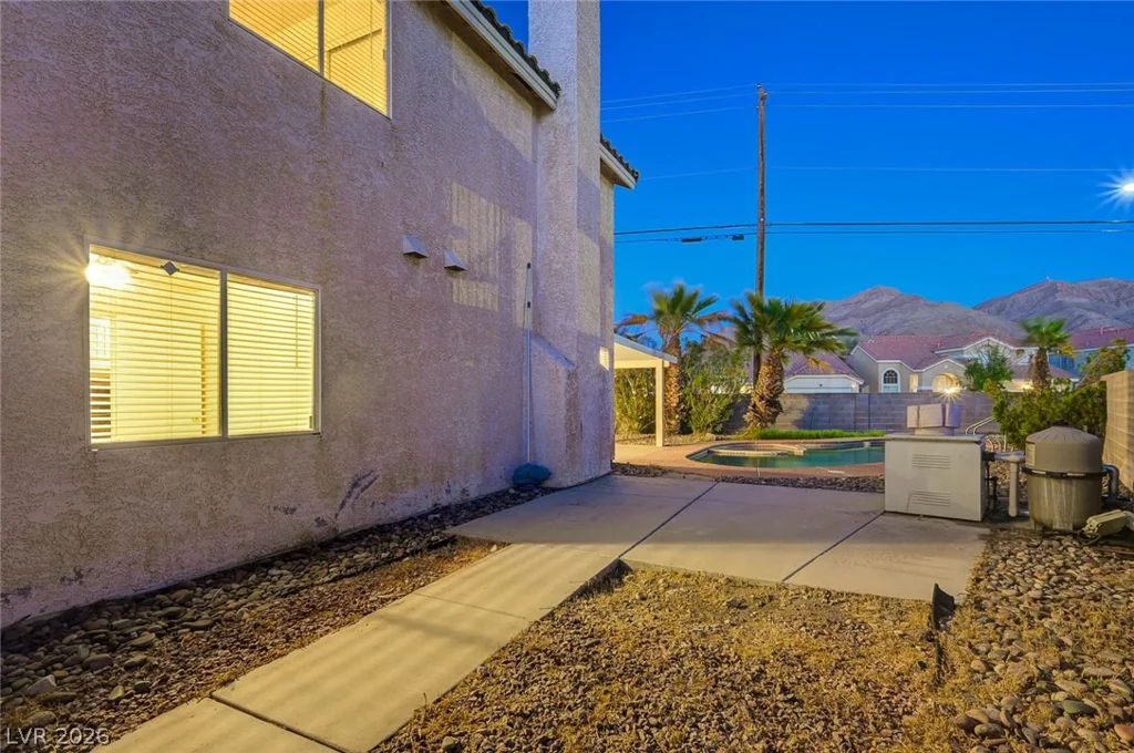 2462 Cavern Cove, Las Vegas, NV 89156