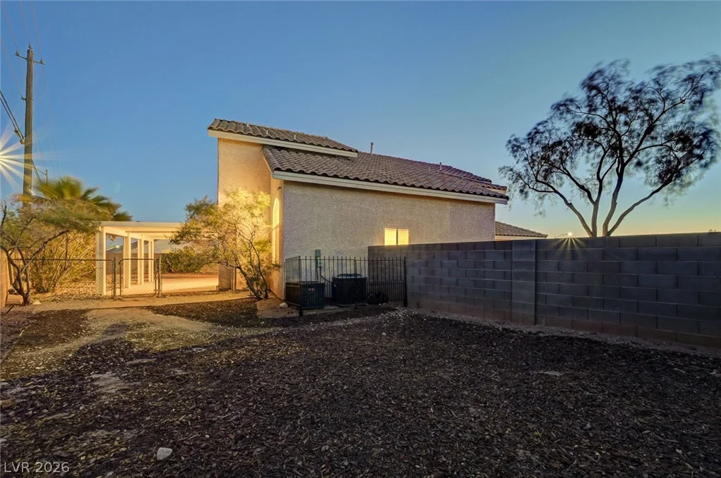 2462 Cavern Cove, Las Vegas, NV 89156