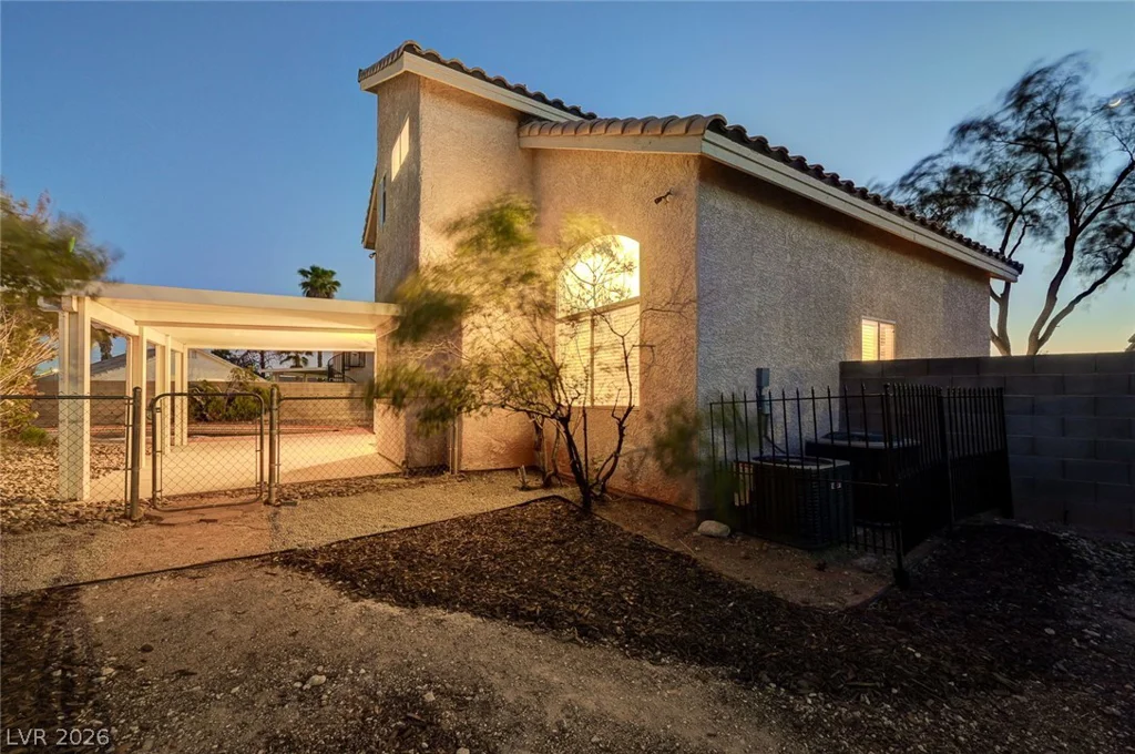 2462 Cavern Cove, Las Vegas, NV 89156