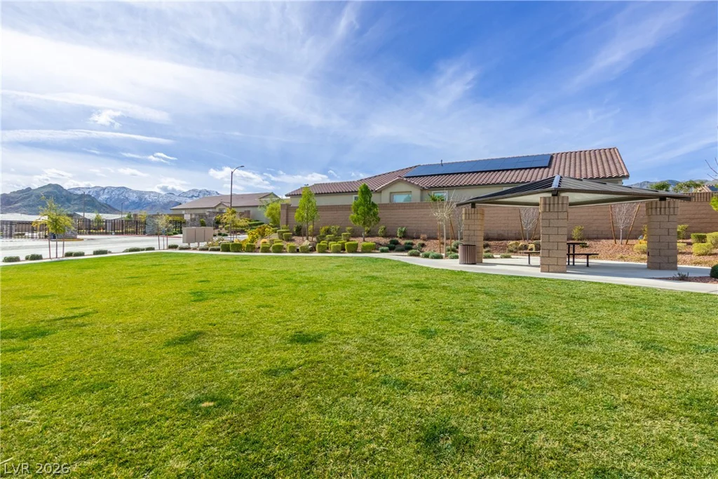 10934 Delparke Valley, Las Vegas, NV 89166
