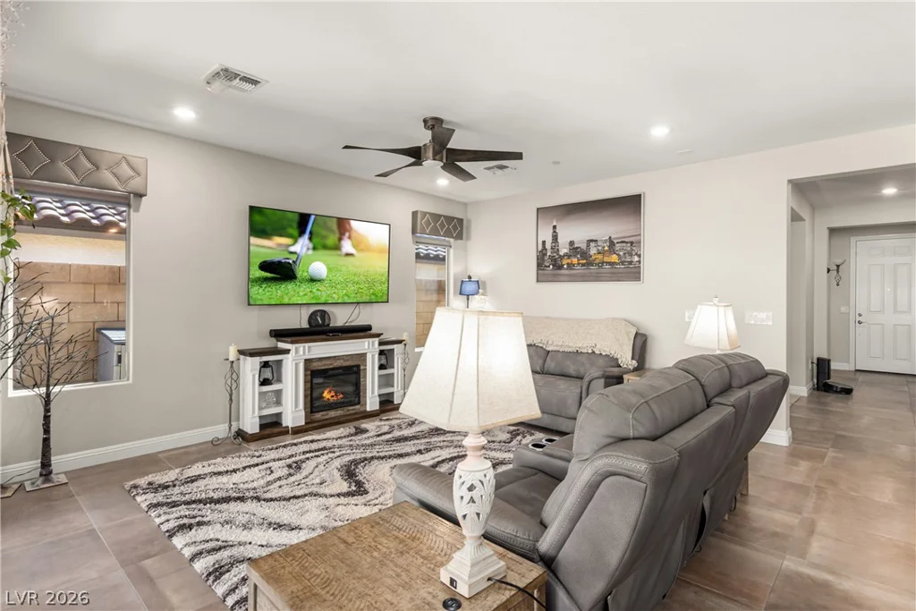10934 Delparke Valley, Las Vegas, NV 89166
