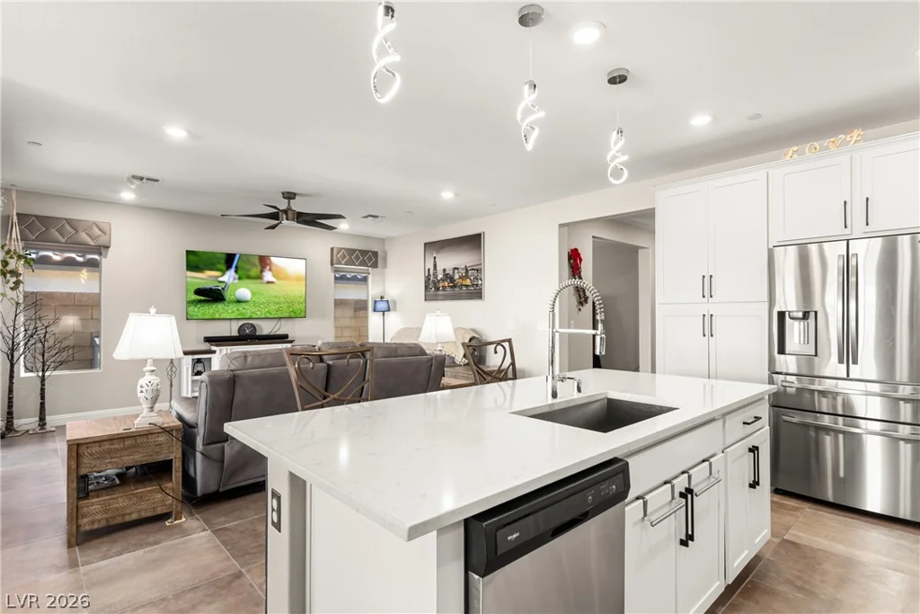 10934 Delparke Valley, Las Vegas, NV 89166