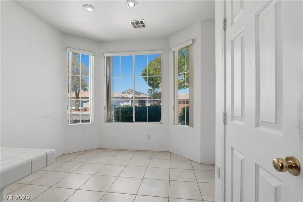 5021 Cayman Beach, North Las Vegas, NV 89031