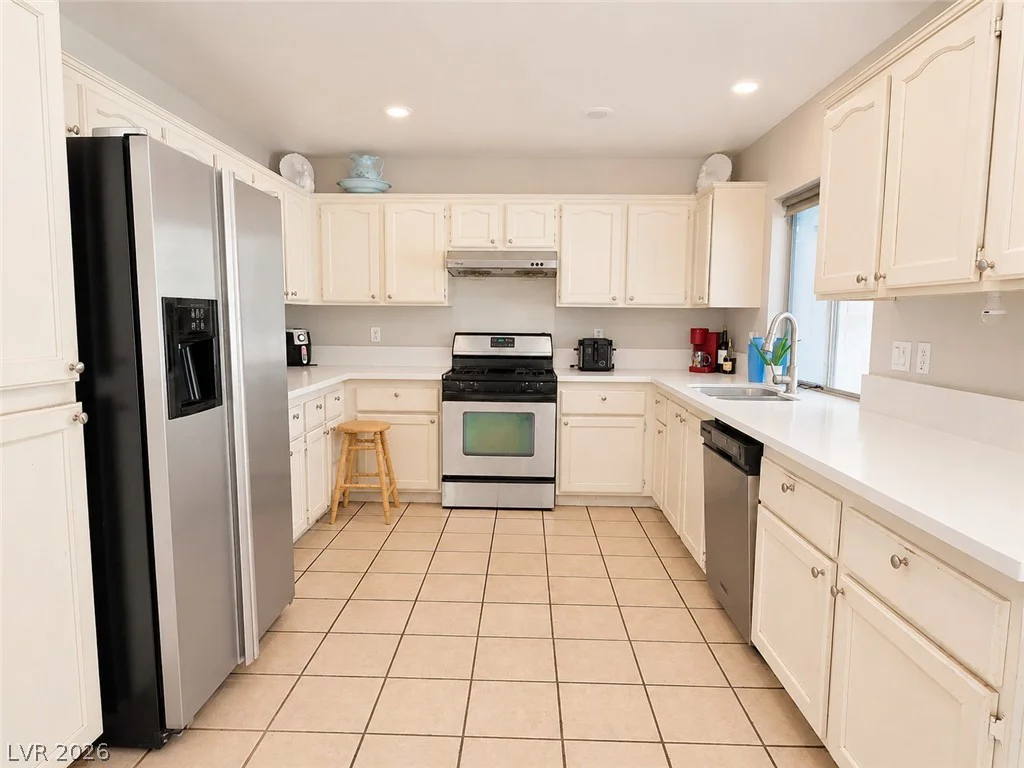 2217 Avery, Las Vegas, NV 89108
