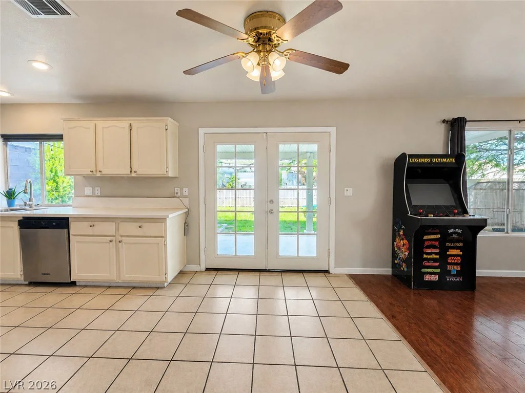 2217 Avery, Las Vegas, NV 89108