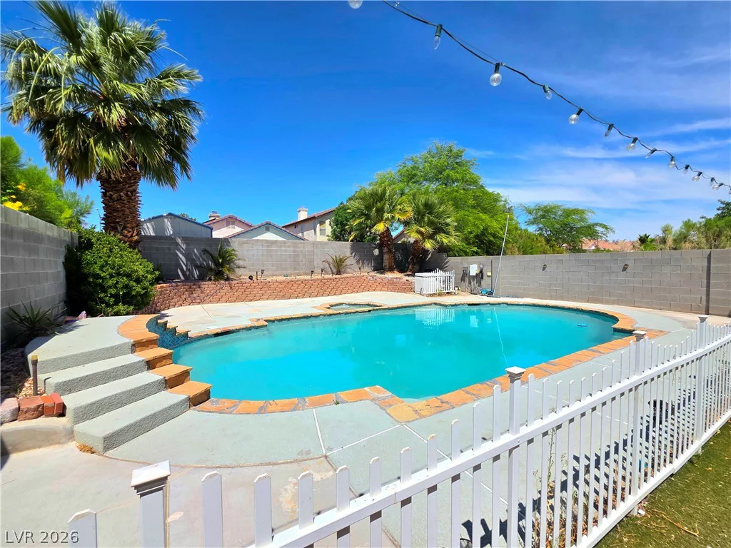 2217 Avery, Las Vegas, NV 89108