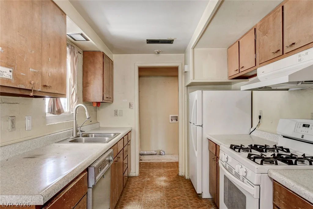 1209 Fay, Las Vegas, NV 89108