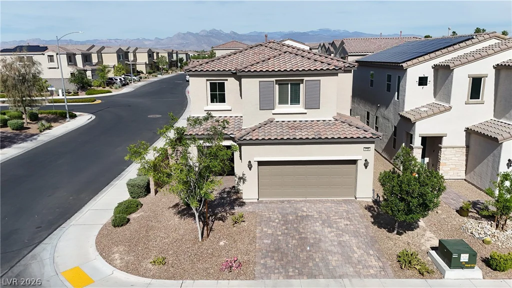 4729 Challenger, North Las Vegas, NV 89031