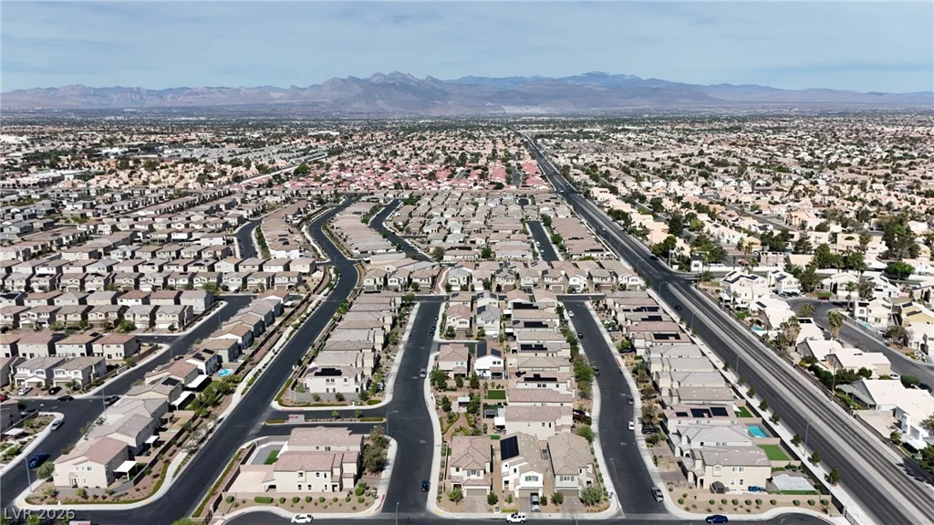 4729 Challenger, North Las Vegas, NV 89031