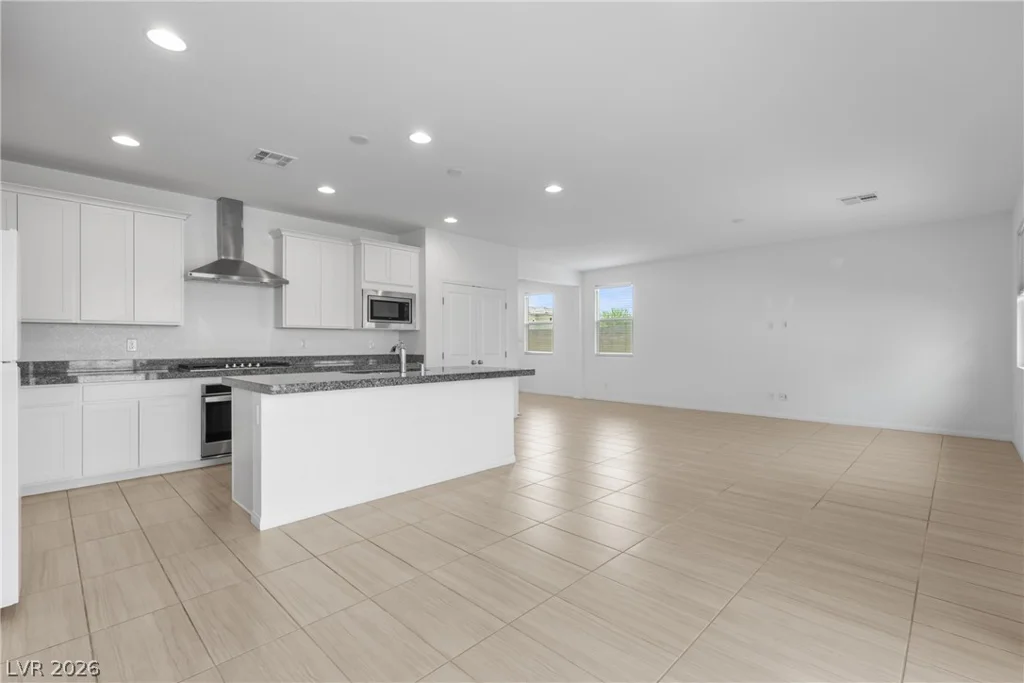 4729 Challenger, North Las Vegas, NV 89031